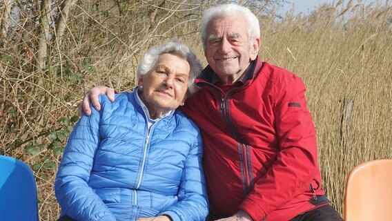 Ruth (92) und Johann "Hans" Stasch (94). © NDR/Martin Horning 