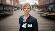 Für Birgit Wärnke ist die Doku auch eine persönliche Spurensuche: Die NDR-Filmemacherin ist in Ostdeutschland aufgewachsen. © NDR/Martin Kobold 