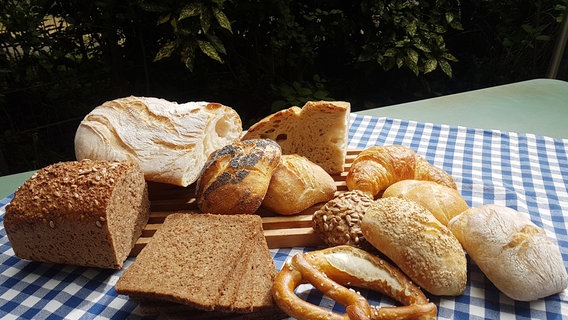 Brot schmeckt gut - aber Lowcarb gilt vielen als gesünder. © NDR/SWR 