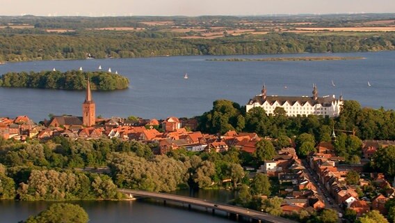 Blick auf Ploen und den Plöner See. © NDR/doc.station GmbH 