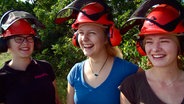 Ausbildung an der Motorsense. © NDR 