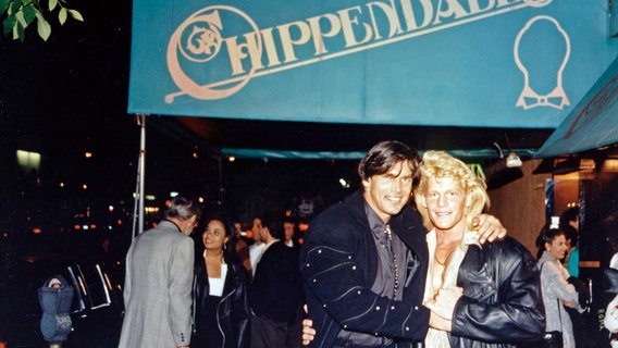 1983 expandieren die Chippendales. Gründer Steve Banerjee eröffnet einen Club in New York. © NDR/SWR/Chippendales USA, LLC 