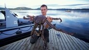 Lars-Petter Øie ist der Unterwasserexperte von Nordnorwegen. Mittlerweile ist er Experte in Sachen Monsterkrabben. © NDR/nonfictionplanet/Marco von Schulenburg 