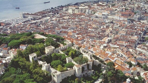 Lissabon: Stadt mit Meerblick. © NDR/Carlos Gil 