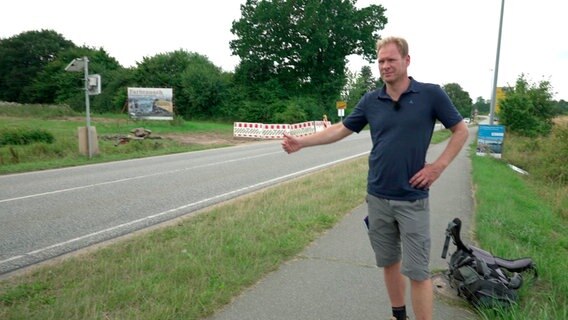 Immer Richtung Westen! Die B 201 Richtung Süderbrarup liegt zum Glück auf der "Luftlinie". © NDR 