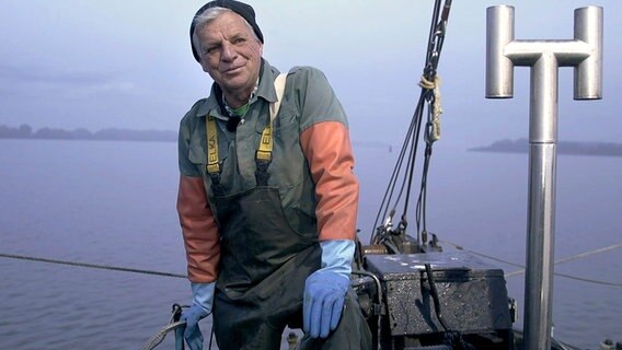 Elbfischer Lothar Buckow. Elbfischer Lothar Buckow. © NDR