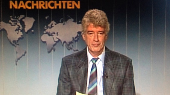 Rudi Carrell moderierte "Rudis Tagesshow", eine Comedy-Sendung von Radio Bremen aus den Jahren 1981 bis 1987. © NDR/Radio Bremen 