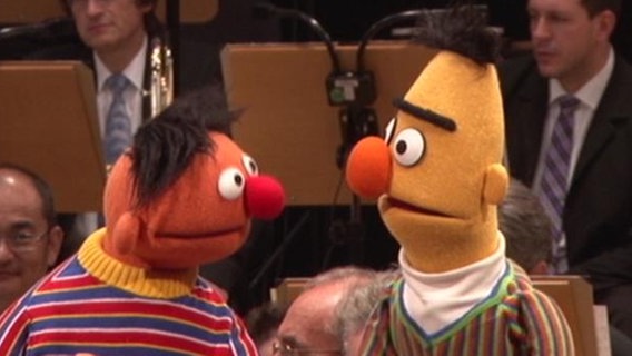 Ernie und Bert beim Kinderkonzert  