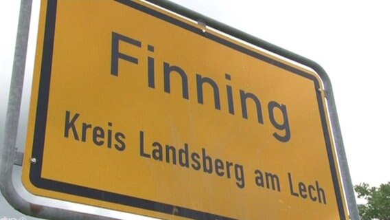 Ortsschild Finning.  