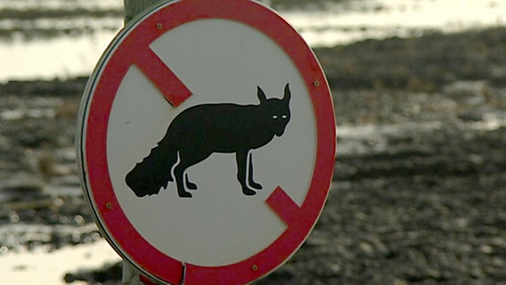 Schild zur Fuchssperre  