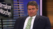 Ein Schauspieler der aussieht wie Sigmar Gabriel.  