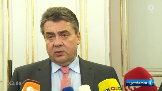 SPD-Politiker Sigmar Gabriel im Interview.  