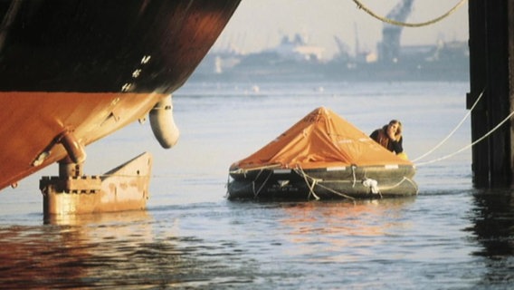 Greenpeace-Einsatz im Hamburger Hafen.  