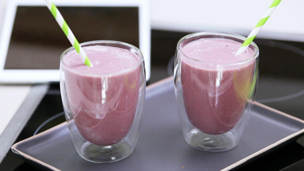 Himbeer-Eiweiß-Shake mit Hanfsamen | NDR.de - Ratgeber - Kochen - Rezepte
