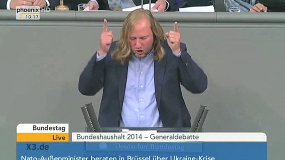 Anton Hofreiter gestikuliert bei einer Rede im Deutschen Bundestag  