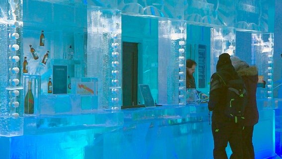 Die Rezeption des Eishotel in Jukkasjärvi (Nordschweden). © HR 