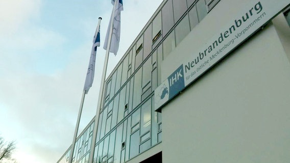 Das Gebäude der IHK Neubrandenburg. © Screenshot NDR 