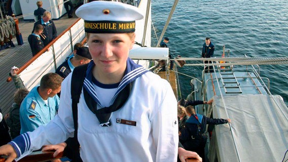Jenny Böken an Bord des Segelschulschiffes Gorch Fock.
© © NDR/Uwe Böken 
