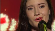 Madeline Juno singt live im Morgenmagazin  