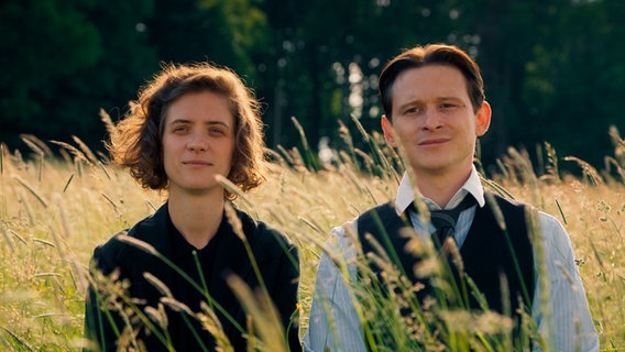 Die Schriftstellerin Milena Jesenská (Liv Lisa Fries) und Franz Kafka (Joel Basman). © NDR/Superfilm 