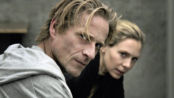 Kenneth Cederholm (Jonas Malmsjö) und Maria Wern (Eva Röse). © ARD Degeto/Warner Bros./Cologne Film/Ulrika Malm 