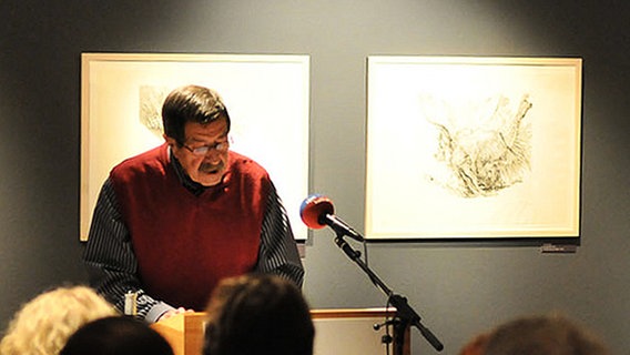 Günter Grass liest die Box im Lübecker Grass Haus © NDR Online Foto: Marco Maas