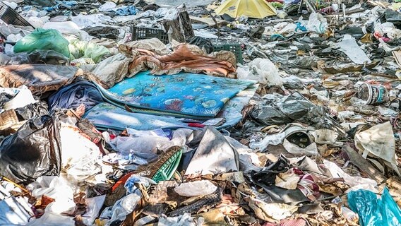 Plastikmüll auf Mülldeponie © colourbox Foto: -