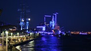 Blick in den Hamburger Hafen Richtung Elbphilharmonie, Blue Port 2010 © NDR Foto: AD