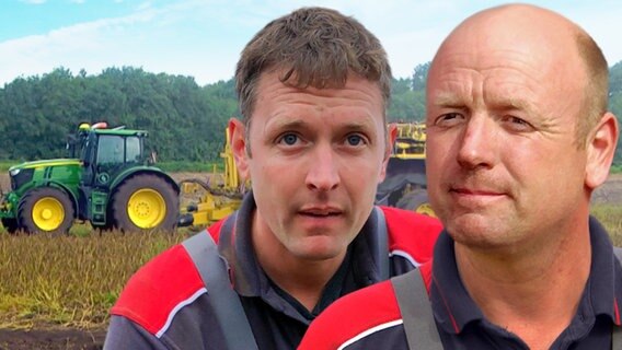 Zwei Männer in Arbeitskleidung stehen auf einem Feld, im Hintergrund ein Trecker mit Anhänger. © Bremedia Produktion 