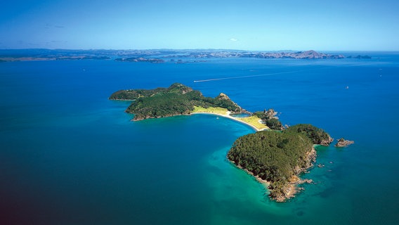 Eine von 144 Inseln: Robert Island in Neuseelands Bay of Islands Region. © NDR/northlandnz 