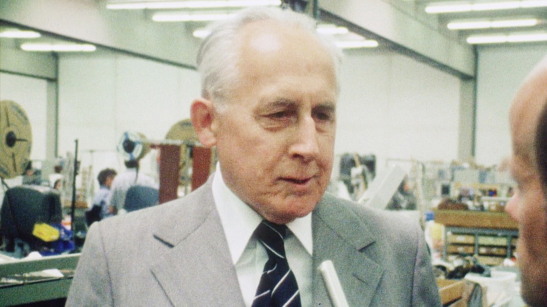 Rudolf Hell in seiner Firma im Interview im Jahr 1977.