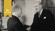 Sir Christopher Steel und Otto Bennemann beim Shakehands 1963  