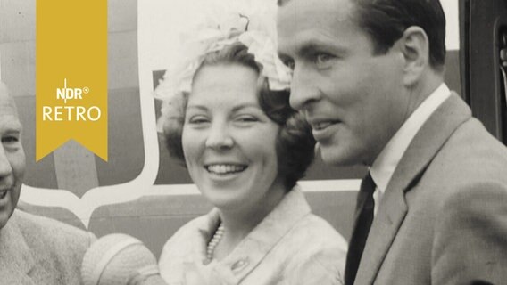 Kronprinzessin Beatrix und Ehemann Claus von Amsberg bei einem Besuch in Uelzen 1965  