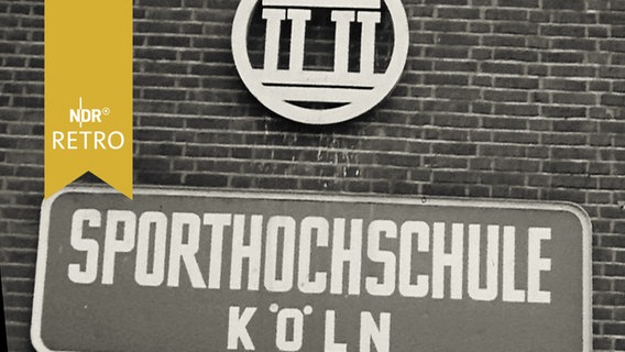 Schild der "Sporthochschule Köln" 1962  