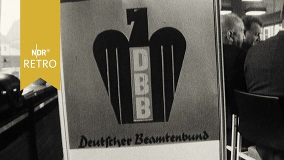 Aufsteller mit Ankündigung der Hauptvorstandssitzug des Deutschen Beamtenbundes  