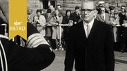 Bundesverteidigungsminister Kai-Uwe von Hassel beim Truppenbesuch (1965)  
