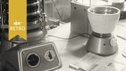 Eine Zentrifuge in einer Ausstellung neuer chemotechnischer Geräte (1965)  