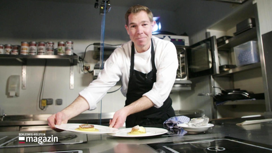 Quarksoufflé mit Apfel-Ingwersoße von Volker Fuhrwerk | NDR.de ...