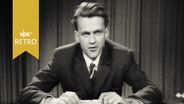 Professor Walter Jens bei einem Fernsehvortrag im Bildungsfernsehen 1965  