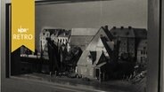 Bild einer Häuserzeile in Altona in einer Ausstellung (1964)  