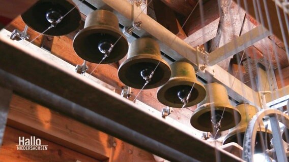 Glocken eines Carillons in der Stabkirche Hahnenklee  