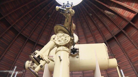 Historisches Teleskop in der Greifswalder Sternwarte  