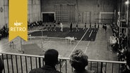 Turnerinnen aus Bayern und Hamburg beim Einlauf in die Jahn-Sporthalle zum Länderwettkampf 1965  