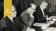 Drei ältere Herren bei einer CDU-Konferenz in Hamburg 1964  