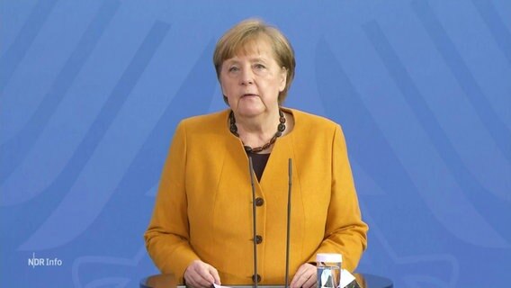 Bundes·kanzlerin Angela Merkel.  