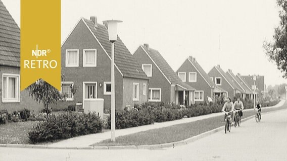 Neubausiedlung mit Einfamilienhäusern 1964  