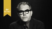 Max Frisch bei einer Lesung 1964  