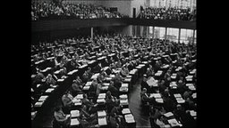 Aufnahme aus dem voll besetzten Bundestag (Archivbild)  