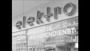 Schaufenster eines Elektro-Geschäftes (Archiv-Bild).  