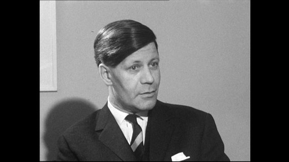 Portrait des jungen Politikers Helmut Schmidt (Archivbild)  